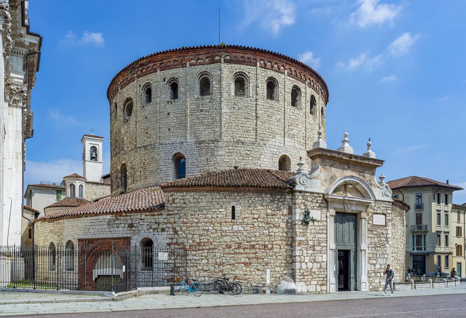Duomo Vecchio (Rotonda)