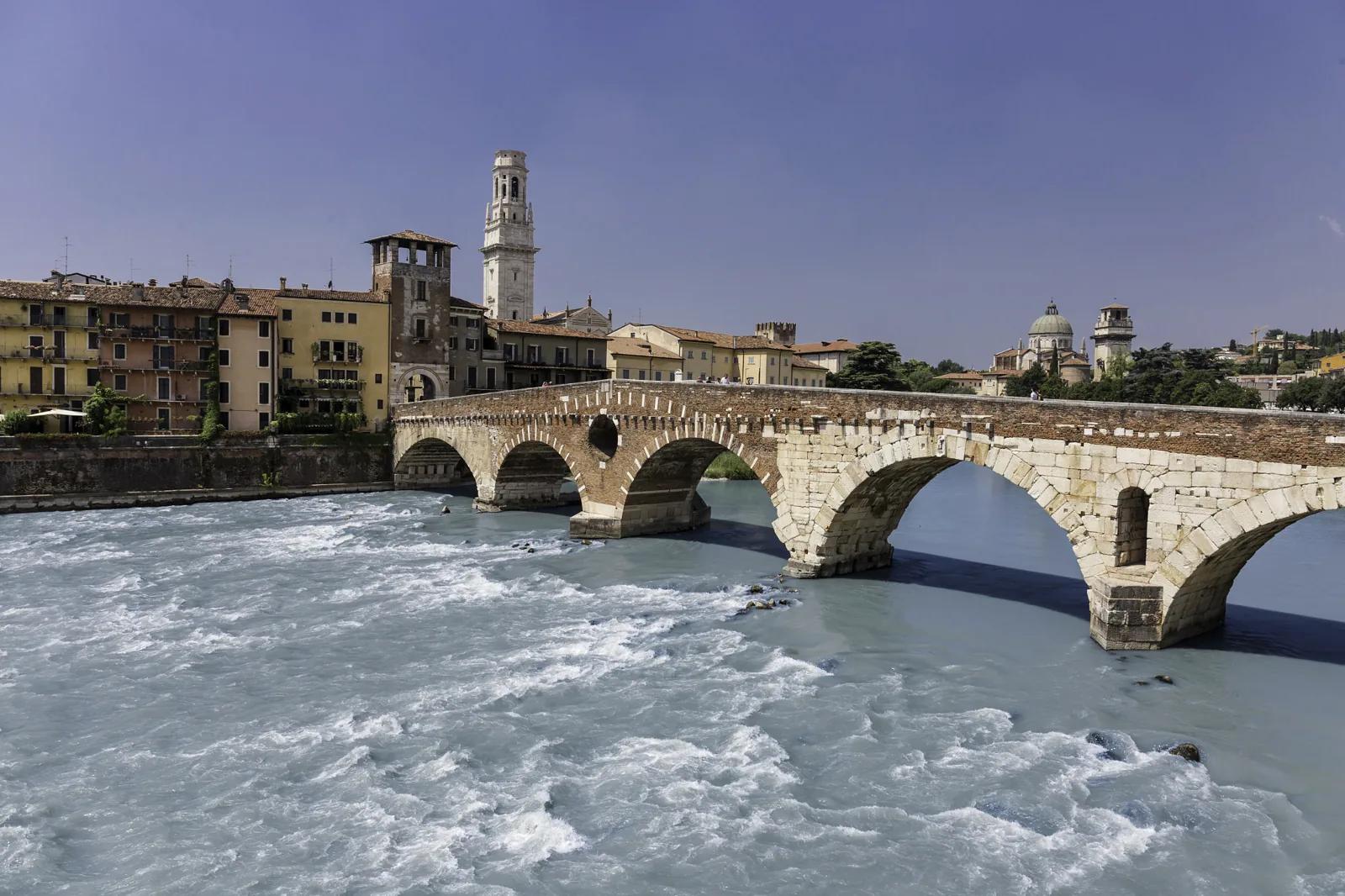 Ponte Pietra